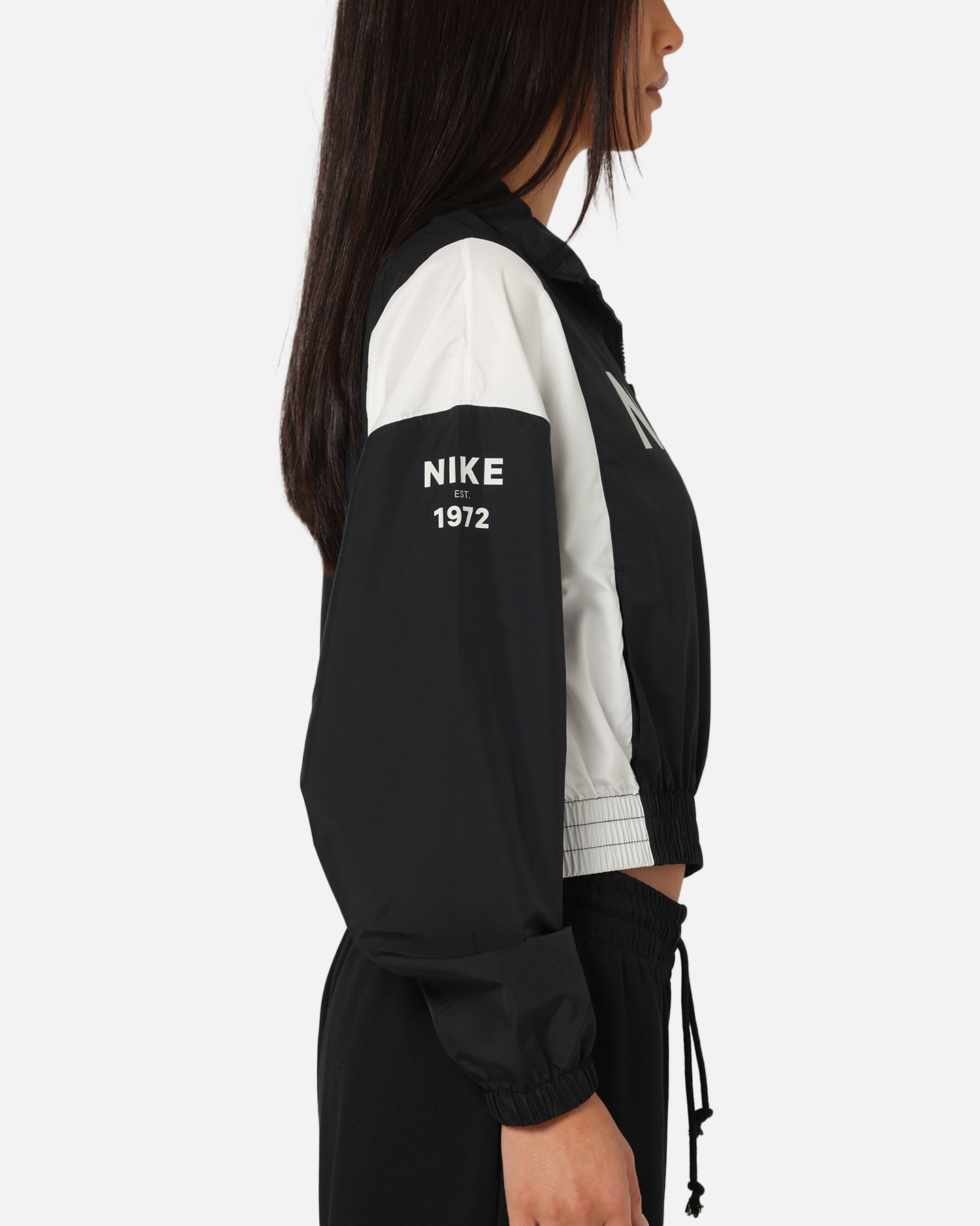 Nike Women's Sportswear Classic Woven Lightweight 1/4-Zip Jacket Black/Black/Sail