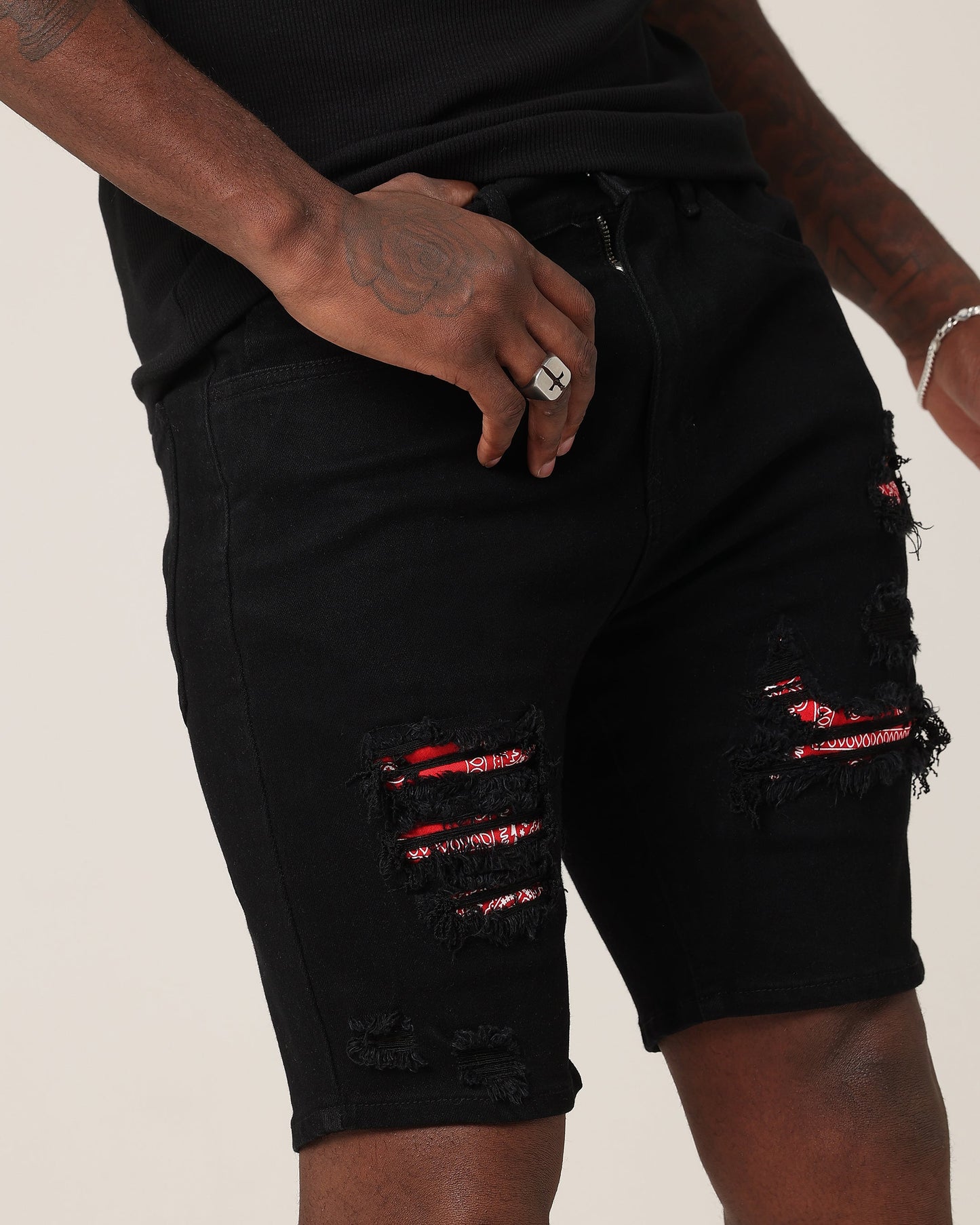 Saint Morta Paisley Summum Shorts Black/Red
